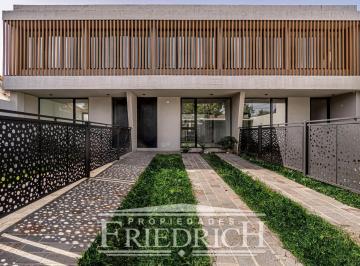 PH · 130m² · 4 Ambientes · 2 Cocheras · Casa en Venta - Ituzaingo