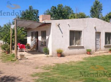 Casa · 110m² · 3 Ambientes · Venta de Casa con Amplio Terreno - Santa Maria de Oro, Rivadavia