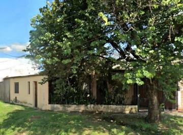 Casa · 120m² · 6 Ambientes · 1 Cochera · B° Lapacho Sur - Chabacubo Al 4100 - Casa Esquina de 3d + Local C/ Fondo y Cochera