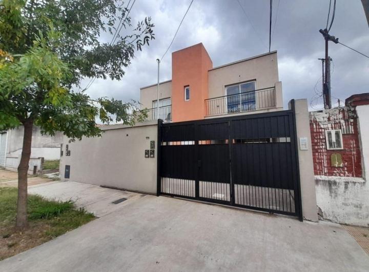 Casa · 70m² · 3 Ambientes · 1 Cochera