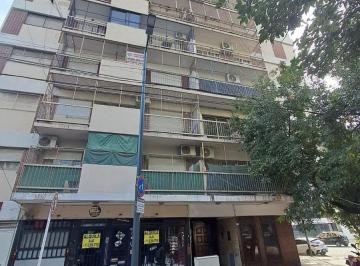 Departamento de 2 ambientes, Floresta · Departamento de 2 Ambientes Al Frente con Balcon