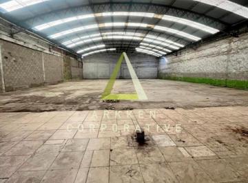 Bodega-Galpón · 912m² · Galpón en Venta y Alquiler en Grand Bourg