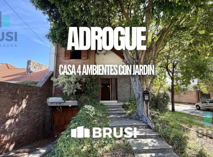 Casa · 216m² · 4 Ambientes · 2 Cocheras