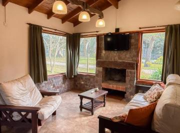 Quinta vacacional · 85m² · 3 Ambientes · 2 Cocheras · Venta | Cabaña 3 Ambientes + Lote Lindero | Barrio Acantilados