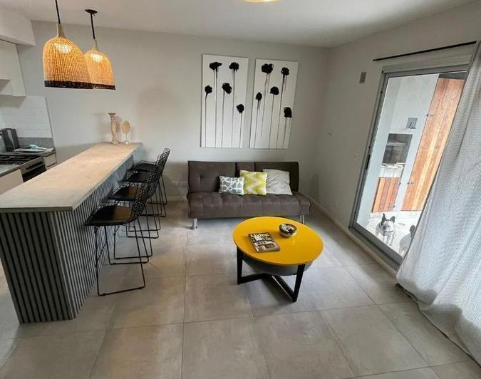 Casa · 38m² · 2 Ambientes · 2 Cocheras