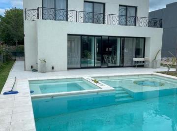 Casa · 300m² · 4 Ambientes · 2 Cocheras · Alquiler Casa Lagoon Pilar