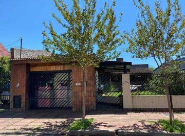 Casa · 207m² · 5 Ambientes · 2 Cocheras · Venta Casa - Pilar Centro