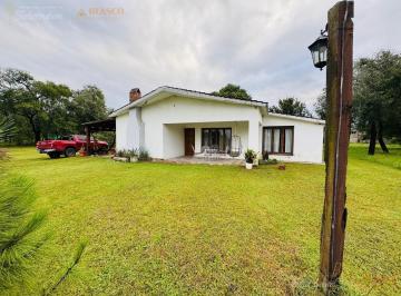 Casa · 100m² · 4 Ambientes · 1 Cochera · Casa en Venta a 150 m del Lago | San Javier del Lago