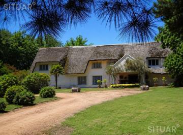 Casa · 60000ha · 9 Ambientes · Venta Casa en Laguna del Diario - Punta Ballena - Uruguay