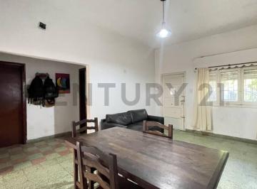 PH · 78m² · 4 Ambientes · Venta - Permuta. PH Al Frente 4 Ambientes Entrada Independiente, Luminoso - Lanús Oeste