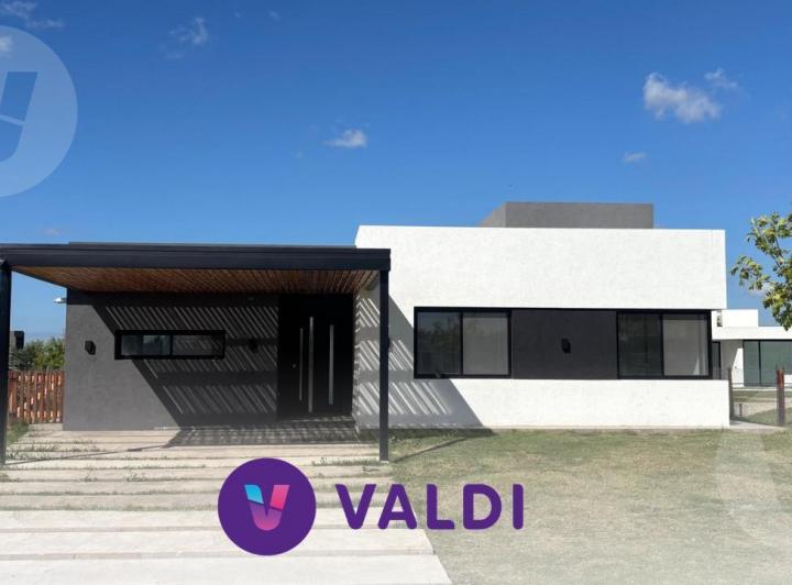 Casa · 148m² · 5 Ambientes · 2 Cocheras