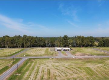 Terreno · 1010m² · Venta Lote en Barrio Los Robles, 1010 m², Posibilidad de Financiación. Excelente Ubicacion.