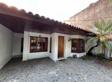 Casa · 115m² · 5 Ambientes · 2 Cocheras · Casa Chalet en Venta en La Lucila, Vicente López, G. B. a. Zona Norte
