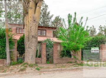Casa · 200m² · 7 Ambientes · 1 Cochera · Casa en Venta en San Lorenzo, Salta