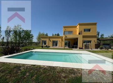 Casa · 162m² · 4 Ambientes · 2 Cocheras · Alquiler Temporario o Anual Casa Piscina 4 Personas Barrio Cerrado Chacras de La Reserva Cardales