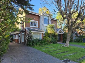 Casa · 370m² · 7 Ambientes · 3 Cocheras · Casa en Venta 4 Dormirios Barrio Cerrado Pilar del Lago