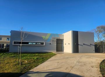Casa · 141m² · 4 Ambientes · Casa en Venta en Santa Sofía, Pilar del Este, Pilar