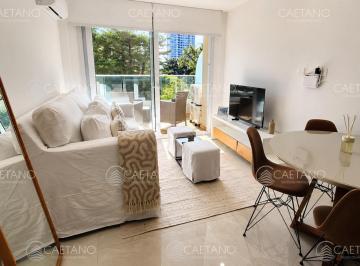 Foto1 · Apartamento de 1 Dormitorio en Venta, con Vista a Agradable Entorno