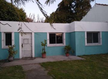 Casa · 80m² · 3 Ambientes · 1 Cochera · Casa en Venta - 2 Dorm. 1 Baño - 500 m² - Ituzaingó