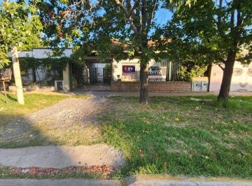 Casa de 5 ambientes, Almirante Brown · Chalet en Venta + Depto 2 Ambientes y Quincho Equipado en Adrogue (Retasado!)