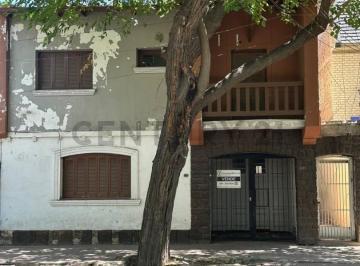 Casa · 395m² · 10 Ambientes · Complejo de 4 Unidades. Duplex + 3 Departamentos a Reciclar