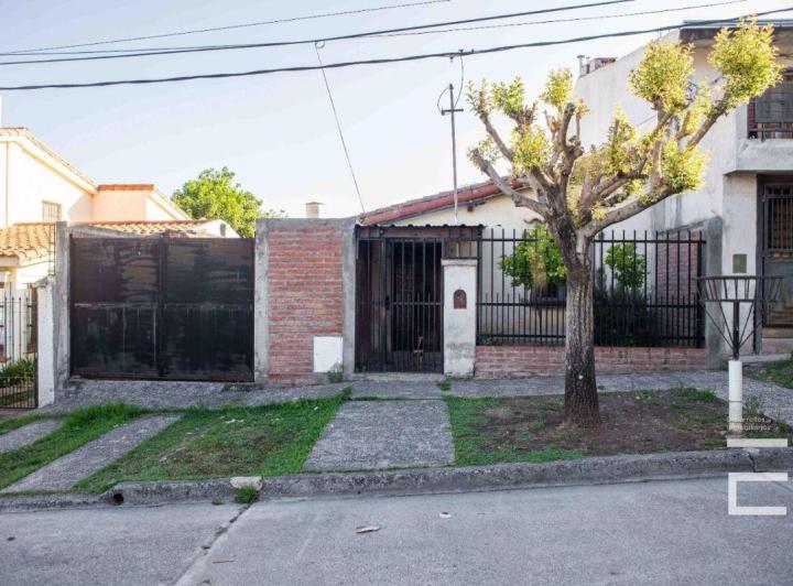 Casa en venta en Barrio Don Bosco · 4 ambientes