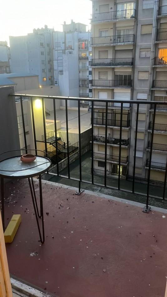 Departamento 2 ambientes ubicado en calle Entre Rios y Moreno con balcón y terraza