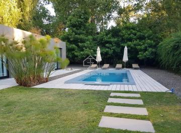 Foto1 · Casa Estilo Moderno en Barrio Privado La Arbolada