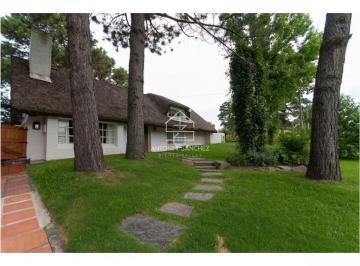 Foto1 · Casa en Venta y Alquiler, Pinares, Punta del Este.