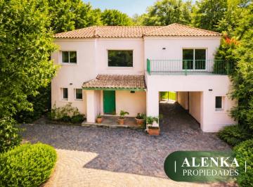 Casa de 4 ambientes, Pilar · Venta | Impecable Propiedad con Gran Terreno de 1485 m² | Los Lagartos C. C