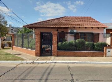 PH de 3 ambientes, Morón · Casa PH 3 Ambientes con Patio y Cochera en Castelar