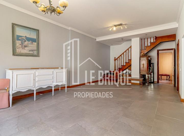 Casa en venta en Villa Pueyrredon · 5 ambientes