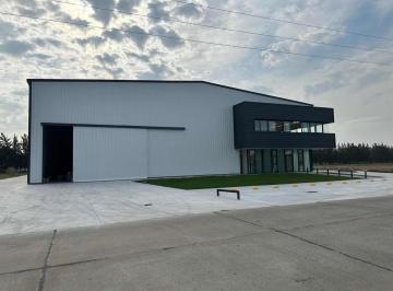 Depósito · 2300m² · 5 Ambientes · 7 Cocheras · Depósito en Alquiler - 4.000 m² - Berazategui