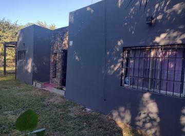 Casa · 60m² · 3 Ambientes · 2 Cocheras · Venta Casa Parque Alvear II