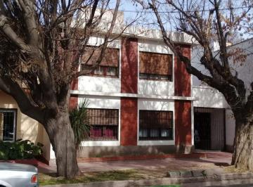 Casa de 8 ambientes, Luján de Cuyo · Casa en Venta en Centro de Luján de Cuyo