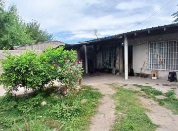 Casa de 4 ambientes, Florencio Varela · Casa Amplia y Comoda Ideal Inversion o Multifamilia