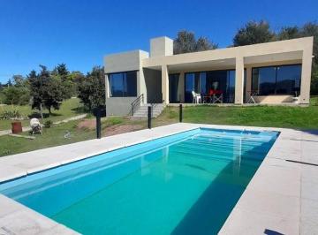 Casa de 1 ambiente, Villa Parque Siquiman · Casa con 3 Habitaciones en Venta, Lote de 840 m² en Villa Parque Siquiman