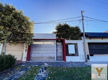 Casa · 56m² · 3 Ambientes · 2 Cocheras · Casa en Venta - 2 Dorm. 1 Baño - Cocheras - 162.23 m² - Villa Elvira, La Plata