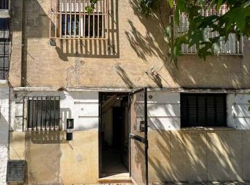 Imagen 1 - Casa al frente para reciclar en barrio Arroyito. - · Casa Al Frente Para Reciclar en Barrio Arroyito.
