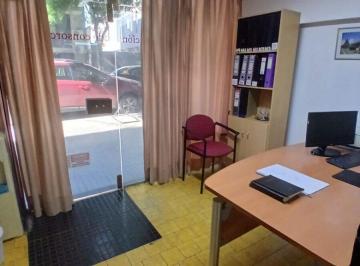 Local comercial · 28m² · 2 Ambientes · Local con Privado Viamonte Al 600