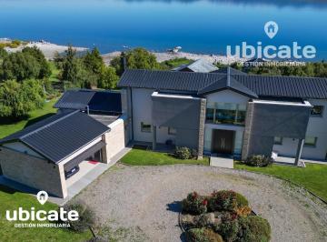 Casa · 362m² · 7 Ambientes · 2 Cocheras · Casa a m del Lago en Las Chacras