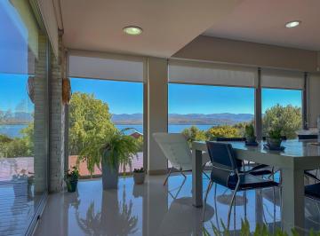 Casa · 362m² · 7 Ambientes · 2 Cocheras · Casa a m del Lago en Las Chacras