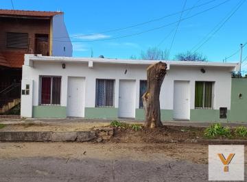 Casa · 400m² · 11 Ambientes · 2 Cocheras · Casa en Venta - 8 Dorm. 7 Baños - Cocheras - 600 m² - Ezpeleta
