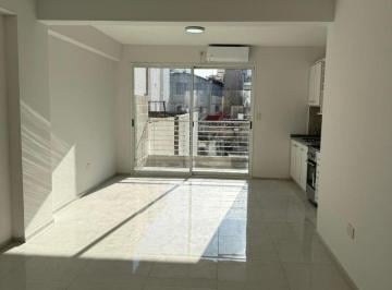 Departamento de 1 ambiente, Barrio Norte · Hermoso y Muy Amplio Monoambiente Al C/fte con Balcon, Excelente Ubicación, Subte B y D