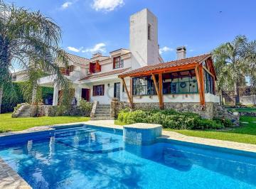 Casa · 315m² · 18 Ambientes · 4 Cocheras · Vendo Casa a 1/2 Cuadra del Shopping
