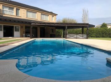 Casa · 486m² · 8 Ambientes · 2 Cocheras · Casa en Venta - Barrio Septiembre - Doble Terreno - Grandes Espacios - Pileta Climatizada - Ing Maschwitz