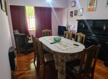 Departamento de 4 ambientes, Godoy Cruz · Departamento con Gran Patio Compartido en El Barrio Cec