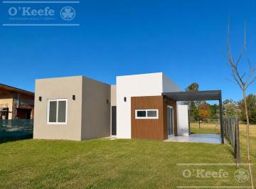 Casa · 330m² · 2 Ambientes · 1 Cochera · Casa en Venta en El Pato, Berazategui. Barrio La Vikkina Amplia Financiación