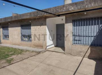 Casa · 183m² · 4 Ambientes · 1 Cochera · Venta Casa Barrio Los Gigantes a Reciclar