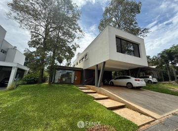 Casa · 300m² · 4 Ambientes · 2 Cocheras · Cf1360 - Casa en Venta - 3 Dorm. - Barrio Privado Lomas de Urquiza